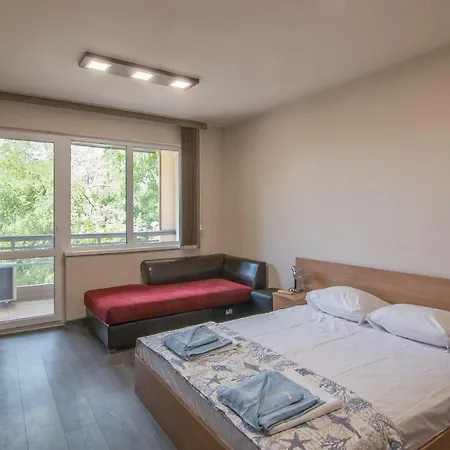 Apartament Five Guests Close To City Center And Sea Garden Warna