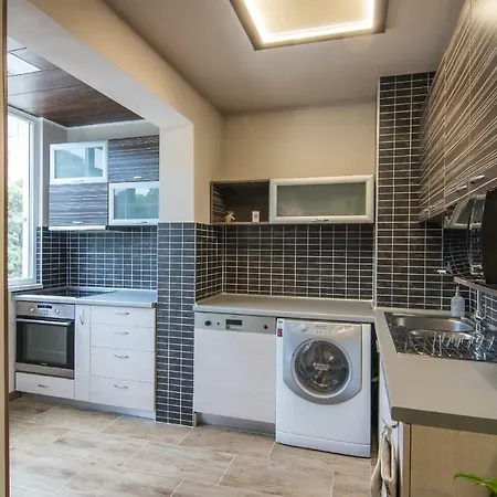 Five Guests Close To City Center And Sea Garden *