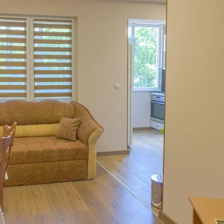 Five Guests Close To City Center And Sea Garden *