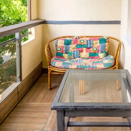 Five Guests Close To City Center And Sea Garden Warna